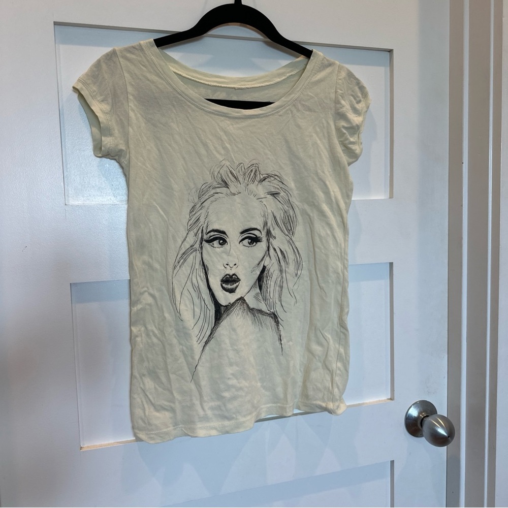 Adele Concert Hello Tour Graphic Cream Women's Top XS / juniors M
